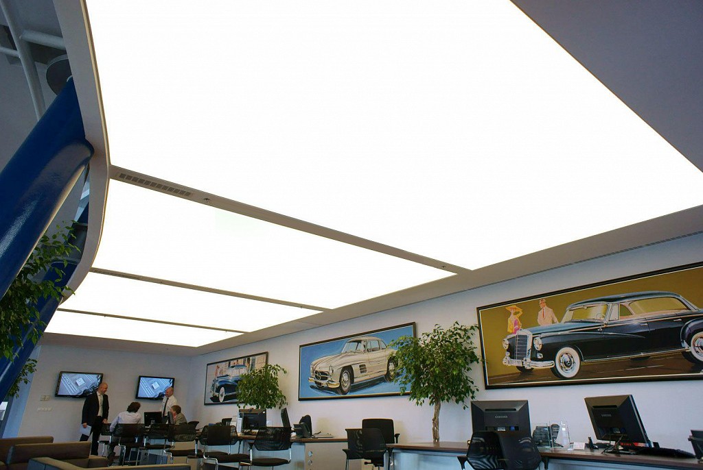 Светопрозрачные натяжные потолки-77