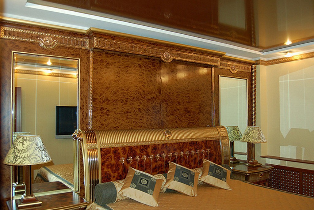 Глянцевые натяжные потолки-2