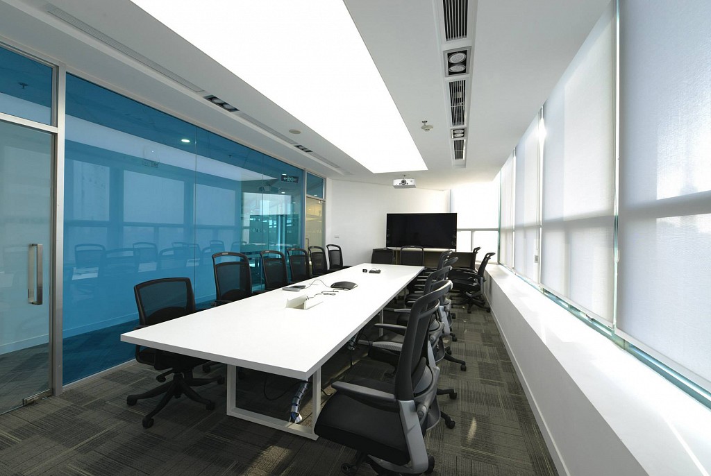 Светопрозрачные натяжные потолки-72