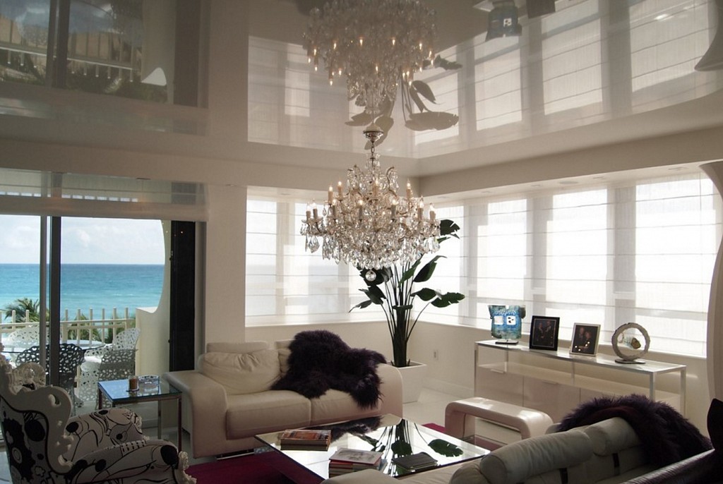 Глянцевые натяжные потолки-45