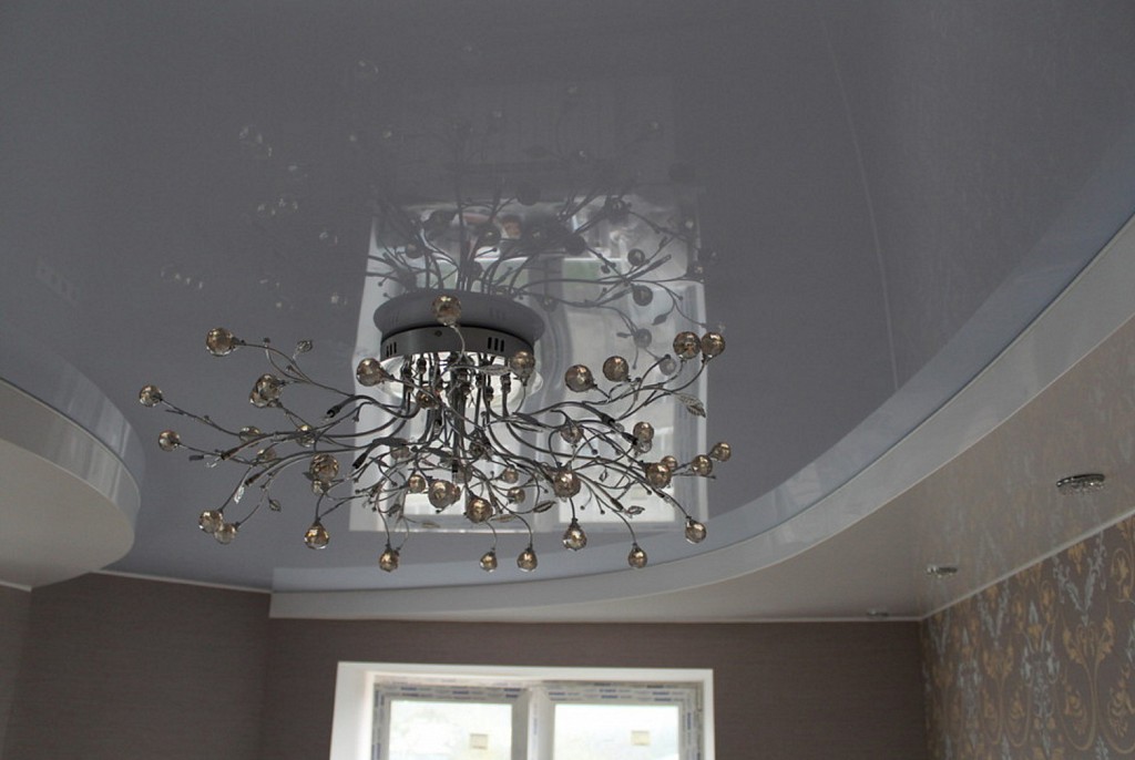 Глянцевые натяжные потолки-12