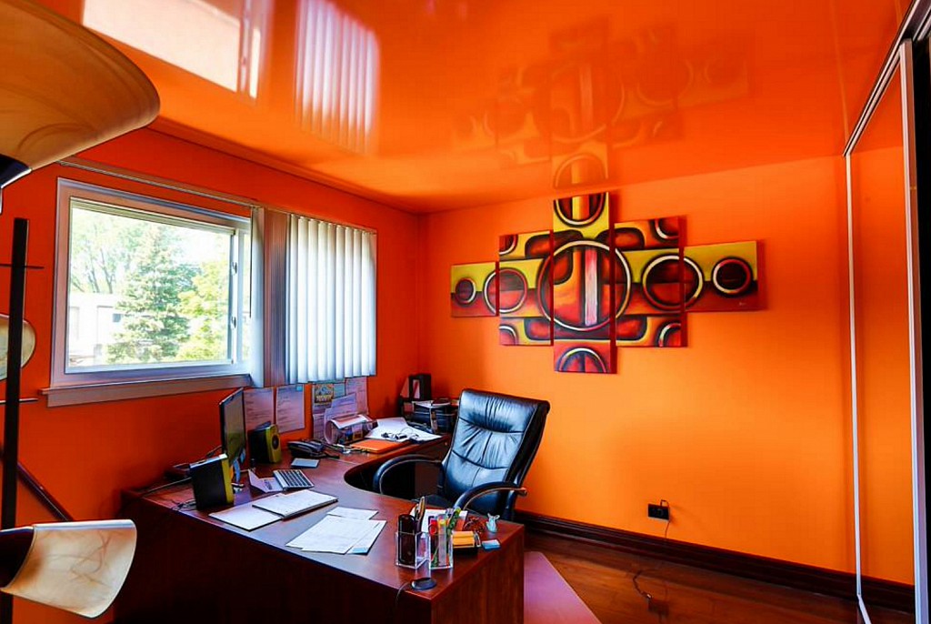 Глянцевые натяжные потолки-34