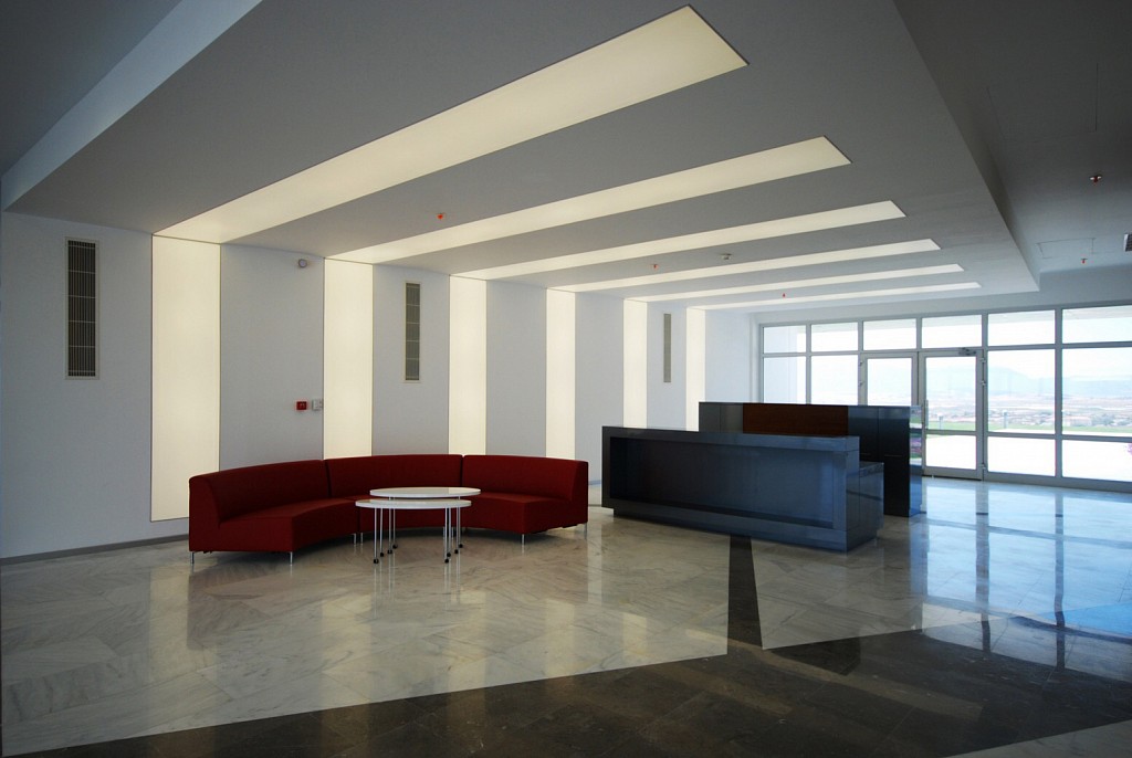 Светопрозрачные натяжные потолки-56