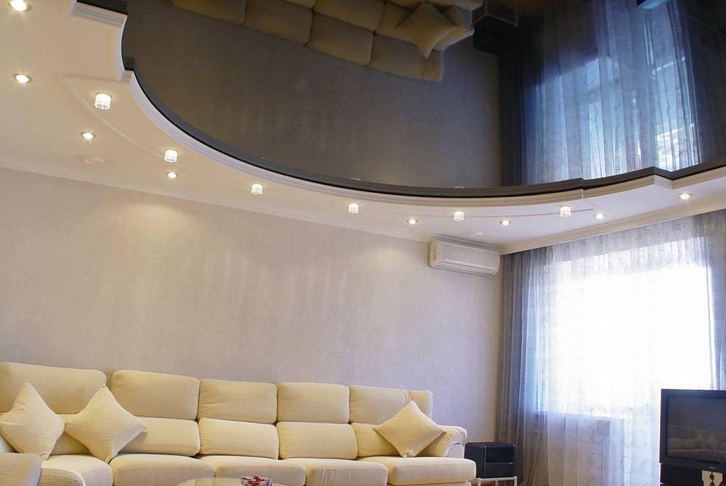 Глянцевые натяжные потолки-91