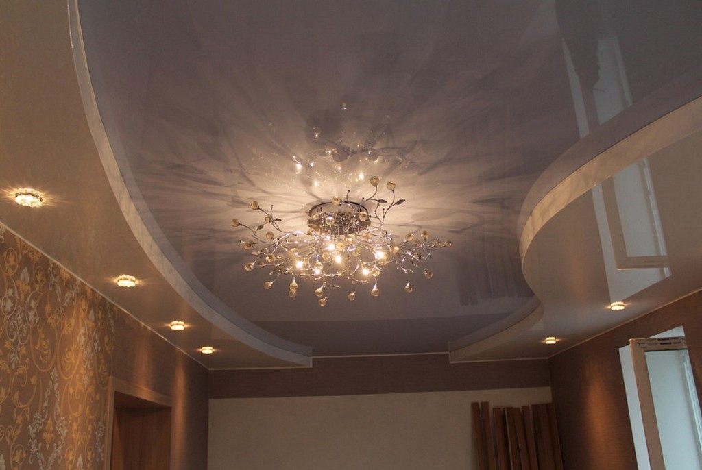 Глянцевые натяжные потолки-11