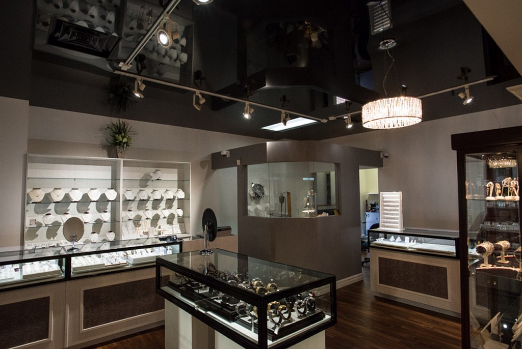 Глянцевые натяжные потолки-71