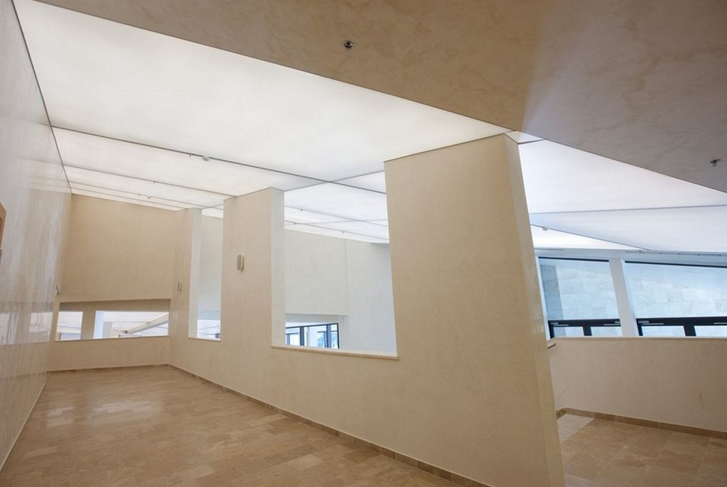 Светопрозрачные натяжные потолки-21