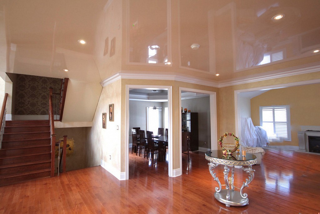 Глянцевые натяжные потолки-3