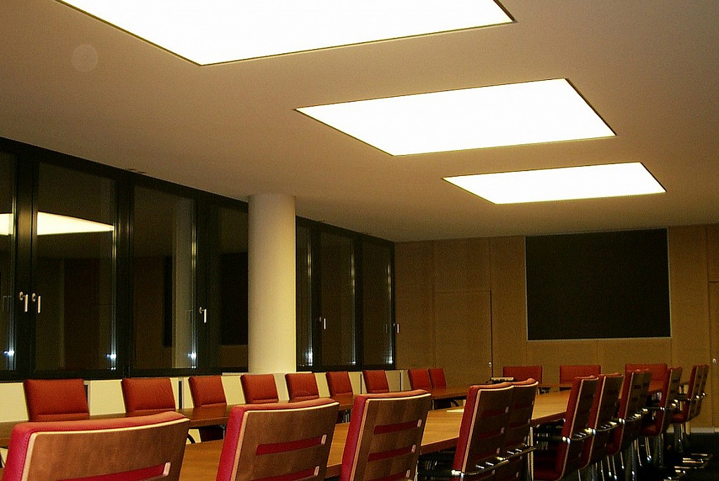 Светопрозрачные натяжные потолки-69