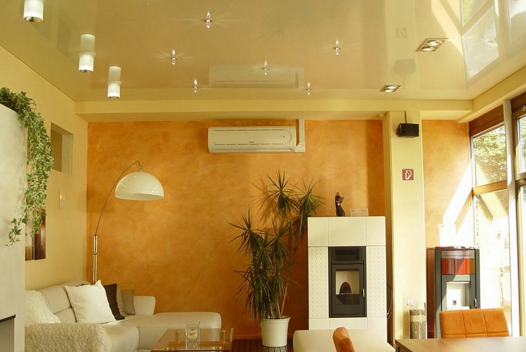 Глянцевые натяжные потолки-29